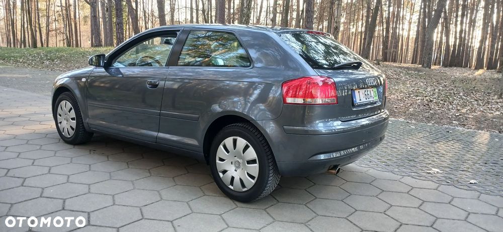 Audi A3 3-drzwiowe 1.6 Attraction - 2