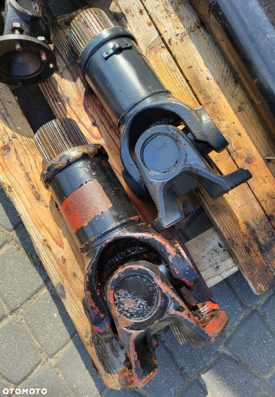 WAŁ PĘDNY NAPĘDOWY KRZYŻAK skrzynia ZF Iveco Man Daf - 1