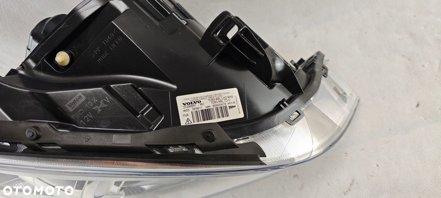 VOLVO V60 S60 XENON PRAWY REFLEKTOR LAMPA PRAWA 31299991 - 8