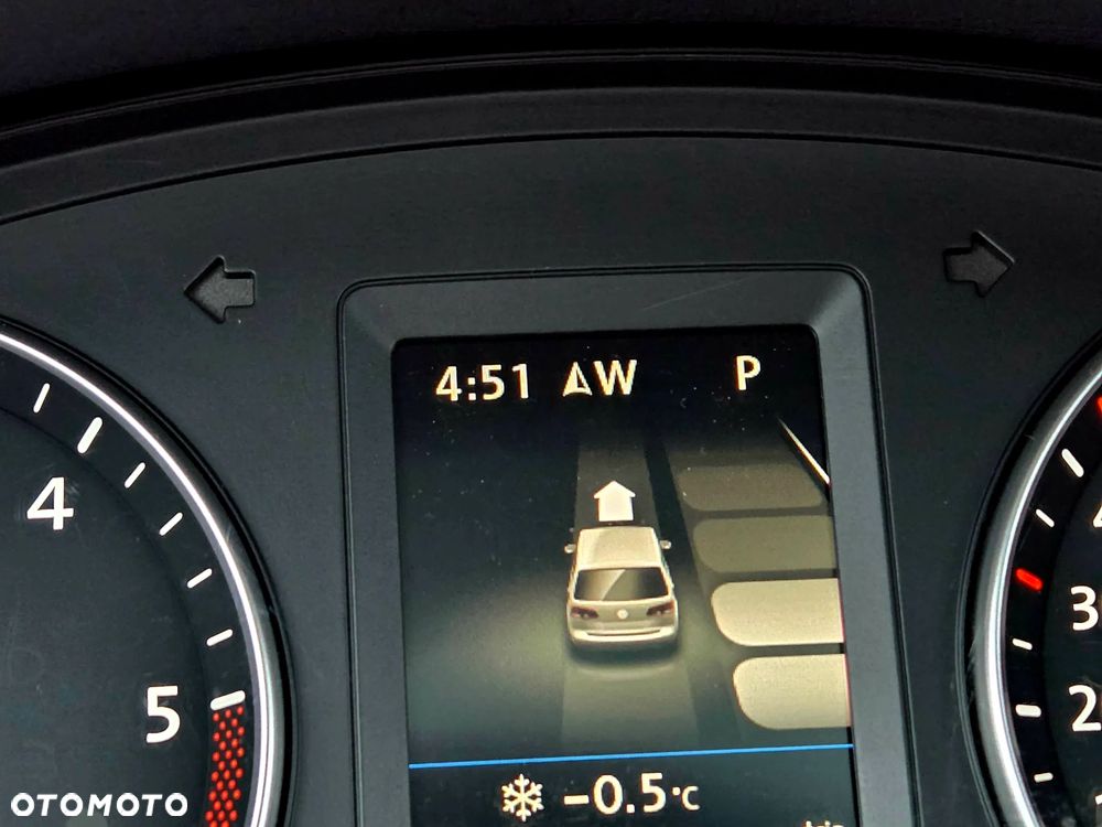 Volkswagen Touran 2.0 TDI DPF Highline DSG - 22