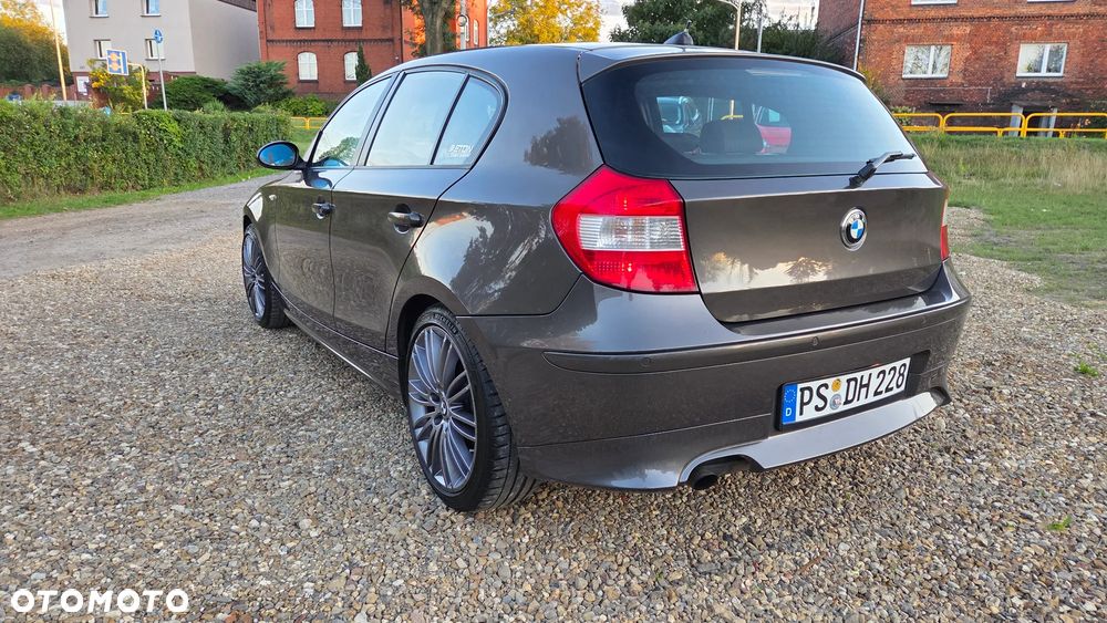 BMW Seria 1 120i - 12