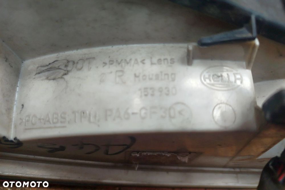 lampa tył tylna prawa kompletne do Audi A4 B6 00- SEDAN - 5