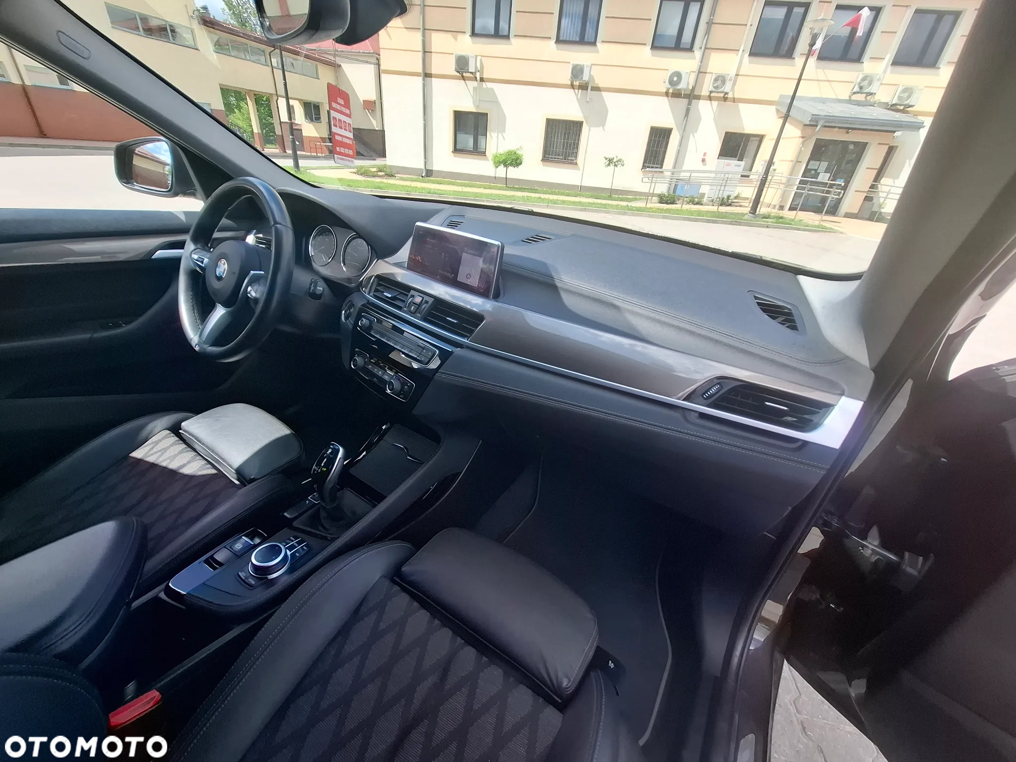 BMW X1 sDrive20i GPF xLine - 14