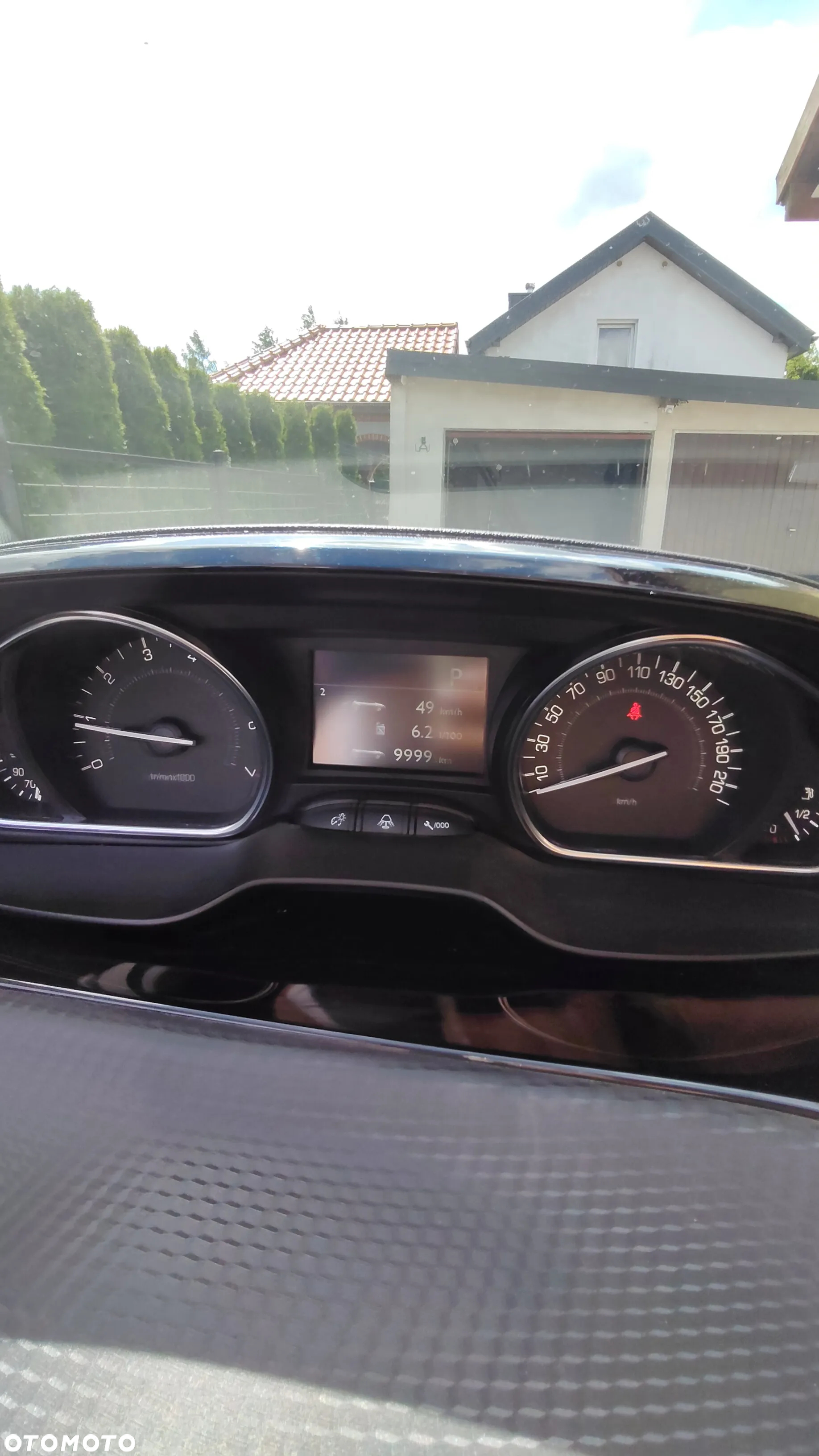 Peugeot 2008 - 11