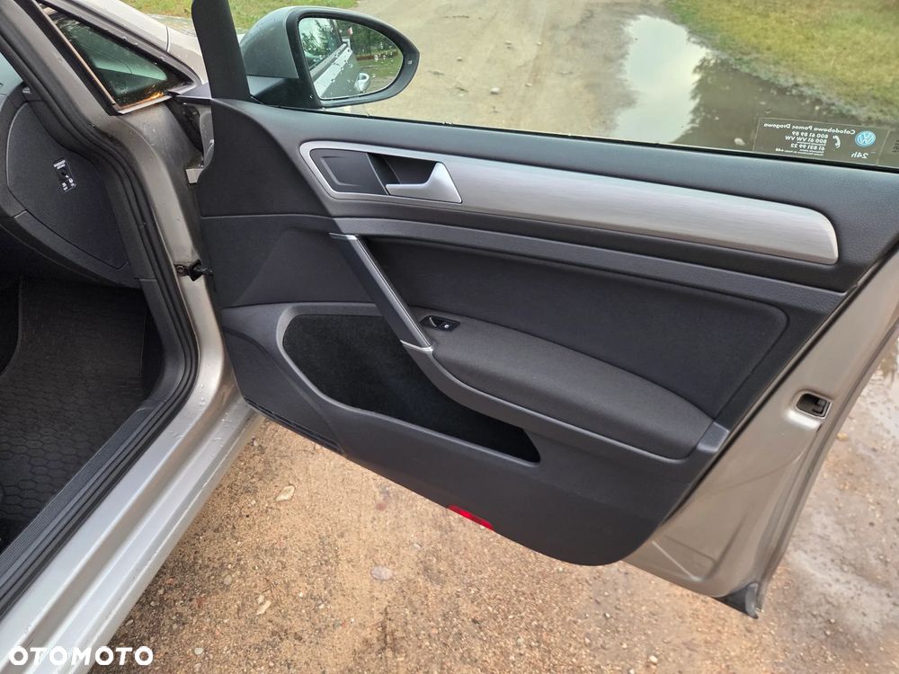 Volkswagen Golf 1.4 TSI BMT Comfortline - 26