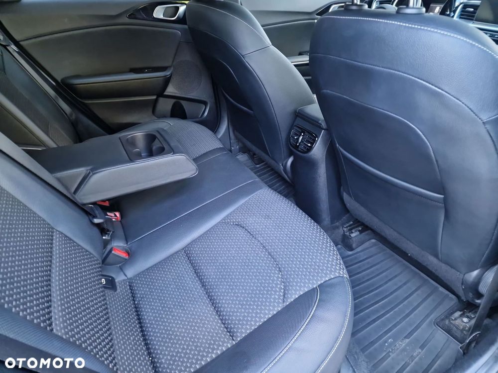 Kia Ceed 1.4 T-GDI L Business Line Plus DCT - 22