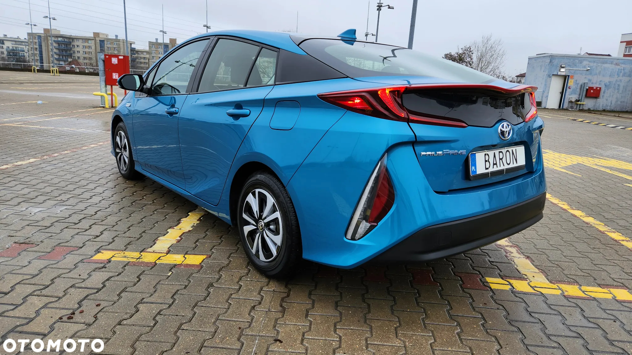 Toyota Prius Plug-in Hybrid - 8