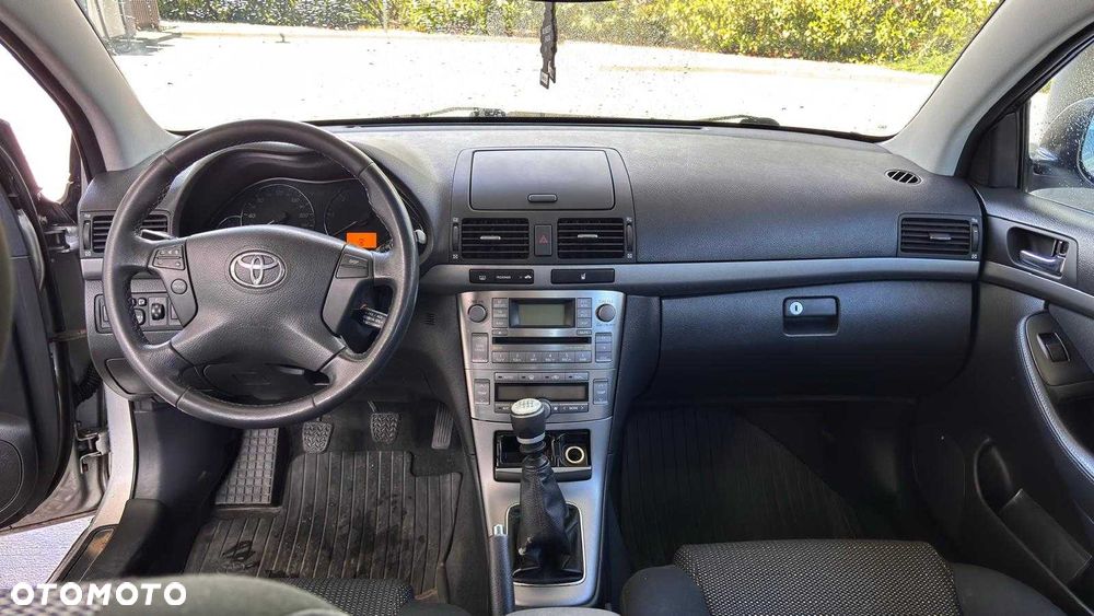Toyota Avensis - 5