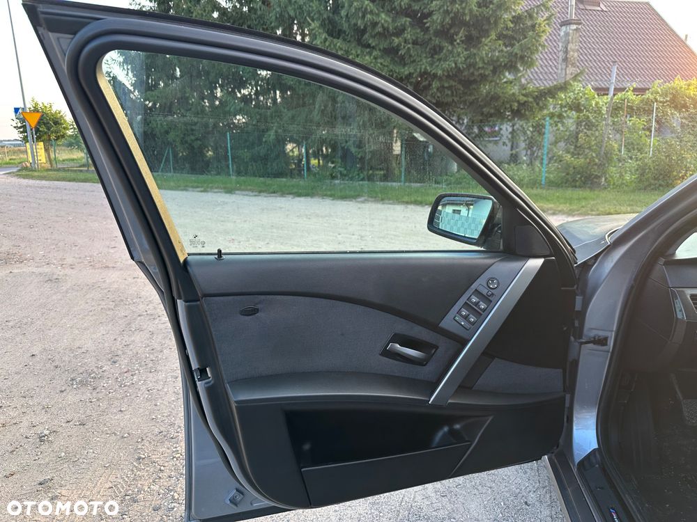 BMW Seria 5 525i - 13