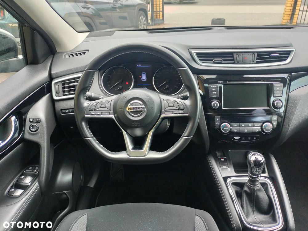 Nissan Qashqai 1.3 DIG-T N-Connecta EU6d - 14