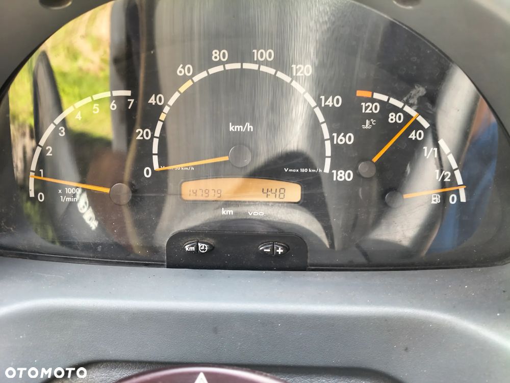 Mercedes-Benz Sprinter - 14