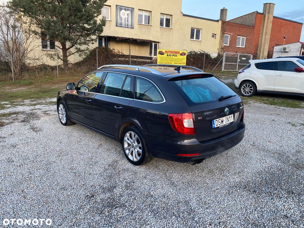 Skoda Superb 2.0 TDI Exclusive - 8