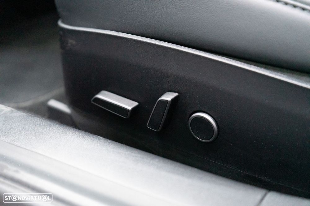 Tesla Model 3 Long-Range Dual Motor AWD - 25