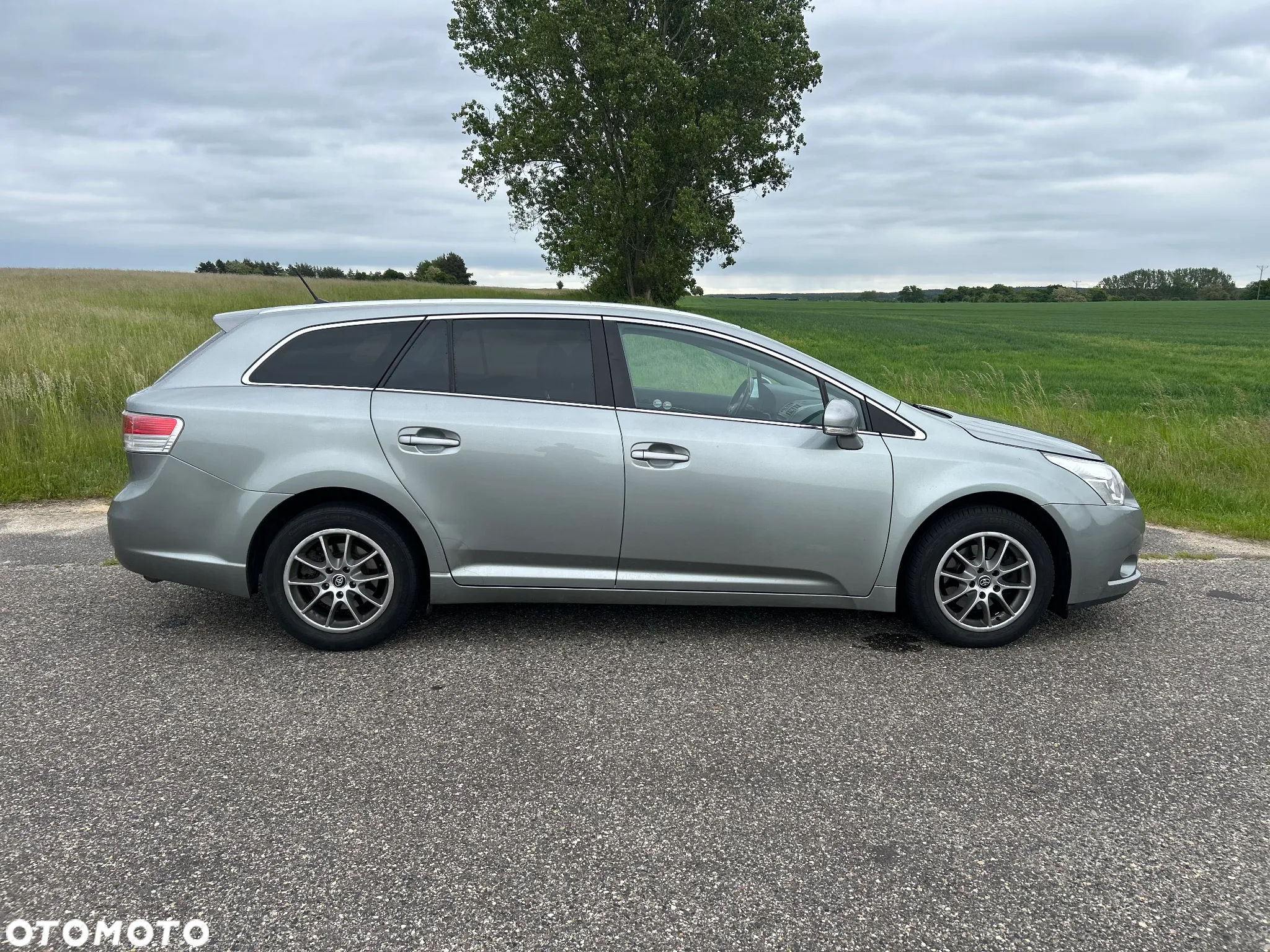 Toyota Avensis 2.0 D-4D Premium - 4