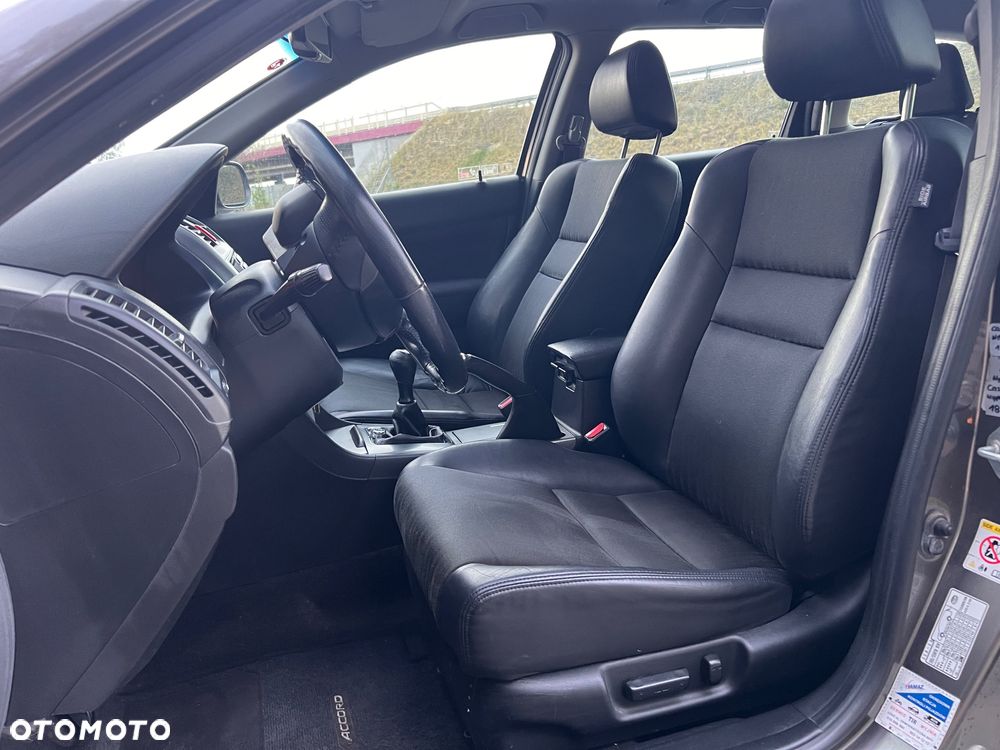 Honda Accord 2.0 Executive - 14