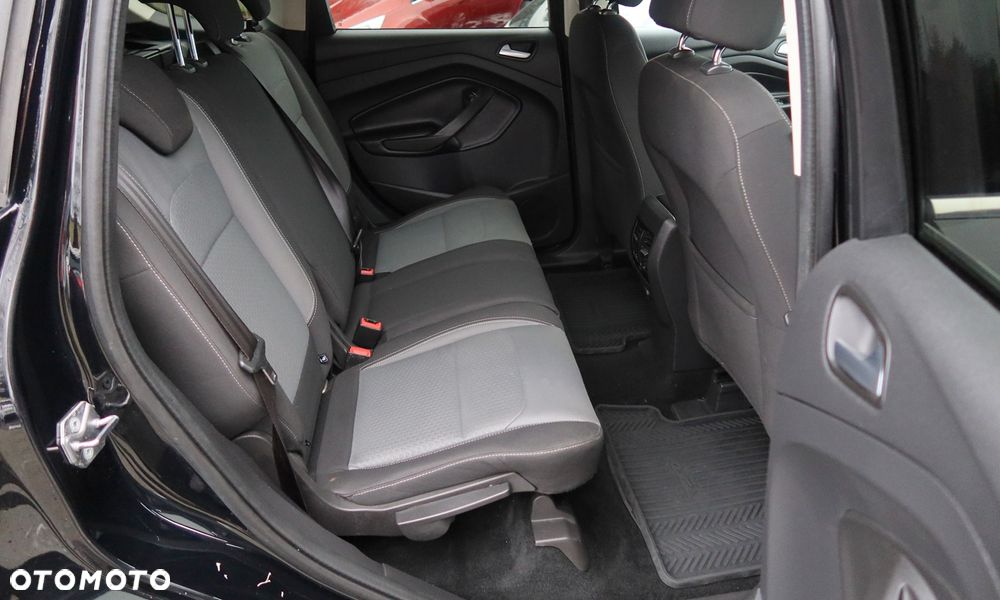 Ford Kuga 2.0 TDCi 2x4 Titanium - 23