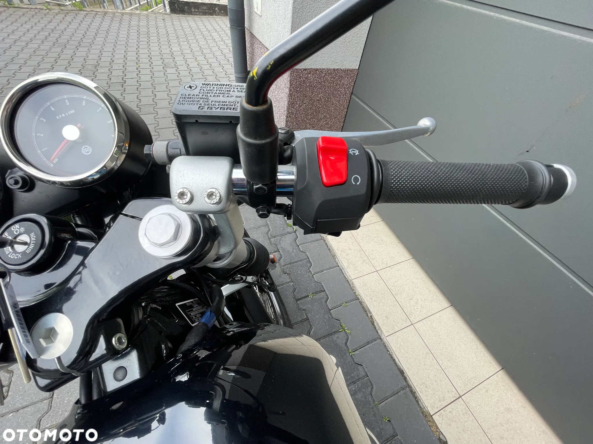 Royal Enfield Continental - 13