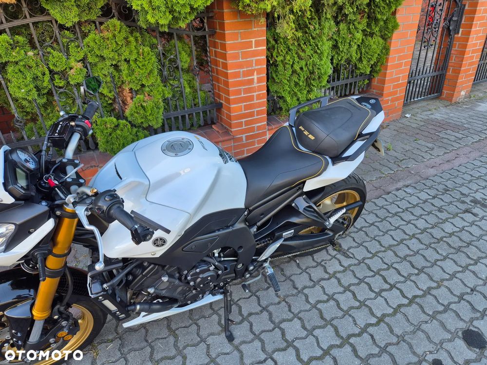 Yamaha FZ8 - 16