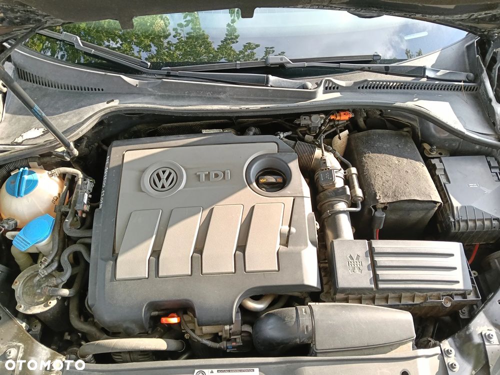 Volkswagen Golf 1.6 TDI DPF Comfortline - 8