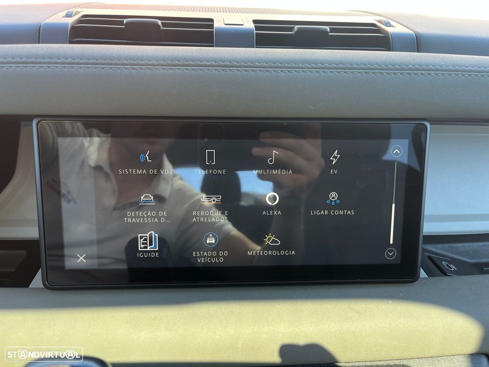 Land Rover Defender 2.0 P400e 110 AWD SE - 37