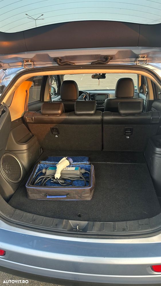 Mitsubishi Outlander - 6
