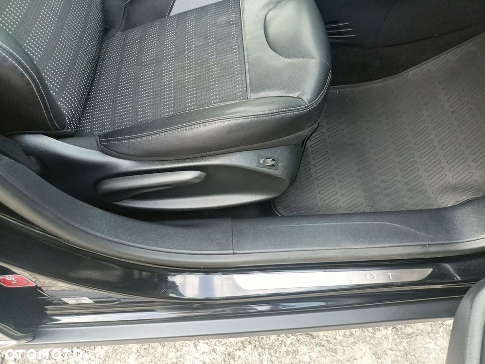 Peugeot 2008 1.6 e-HDi Allure S&S - 26