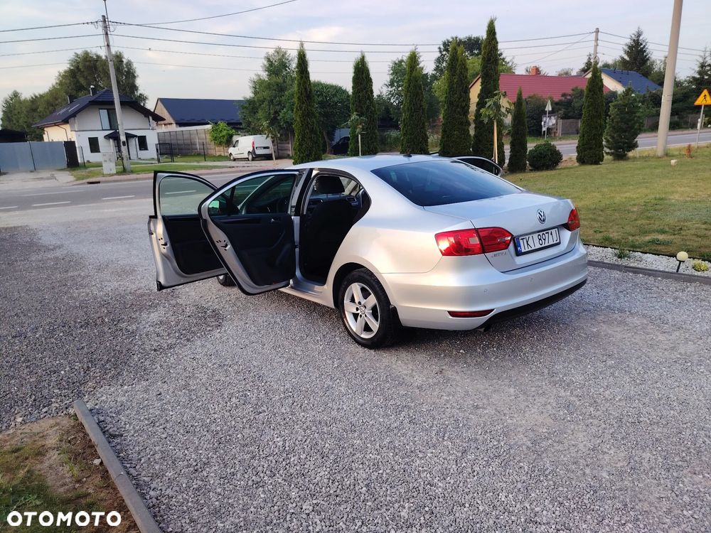 Volkswagen Jetta 1.6 TDI Comfortline Optimum - 9