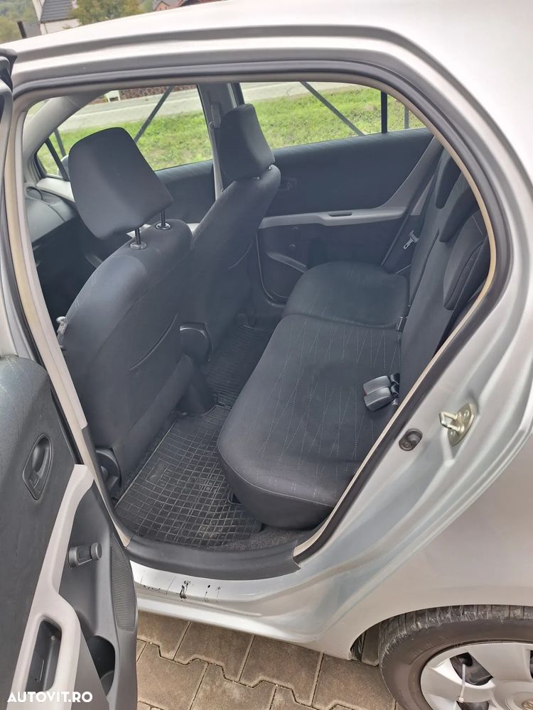 Toyota Yaris 1.3 Aut Sol - 6