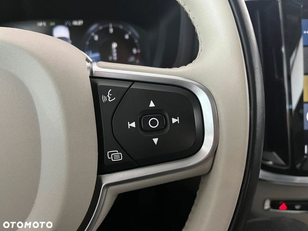 Volvo V60 D4 Drive-E Momentum - 27