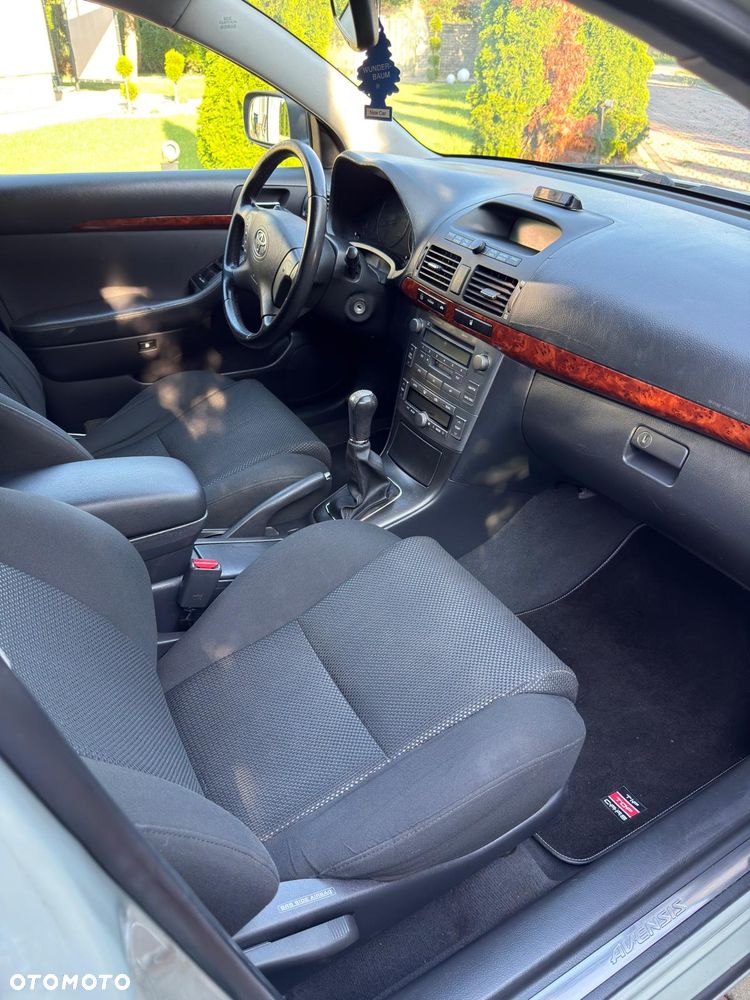 Toyota Avensis 1.8 VVT-i Sol - 4