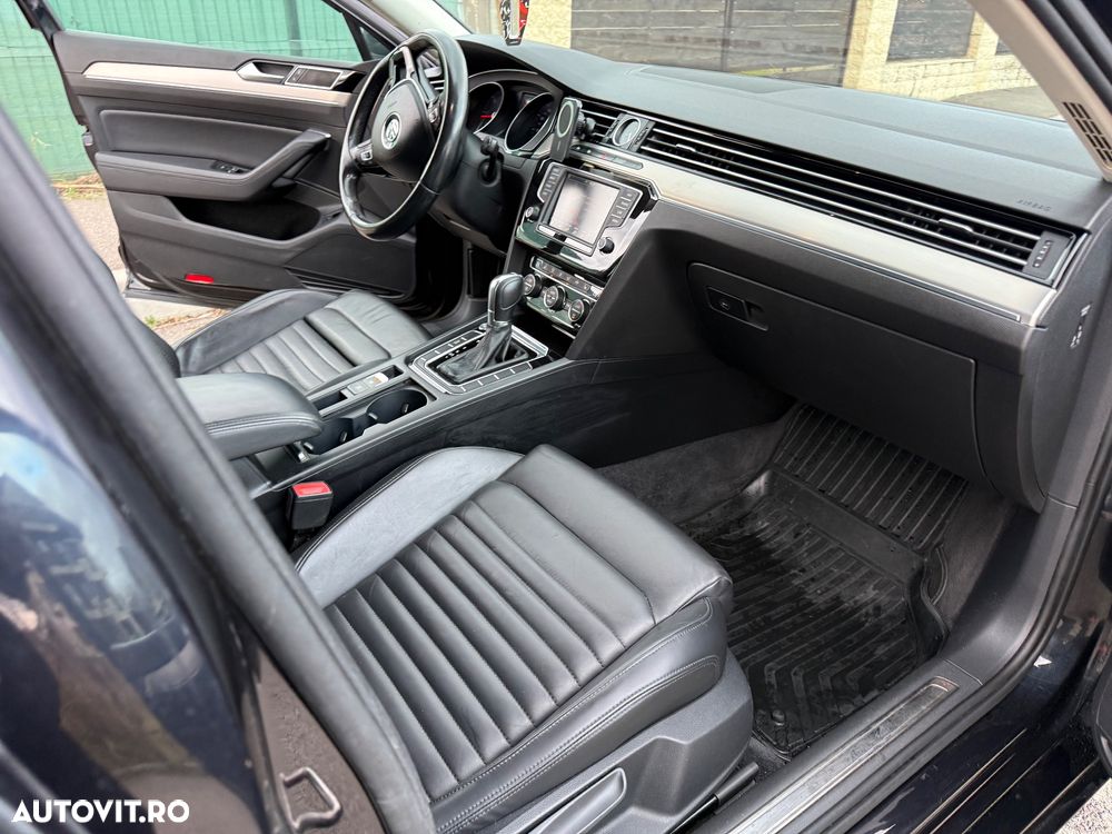 Volkswagen Passat 2.0 TDI DSG Highline - 33