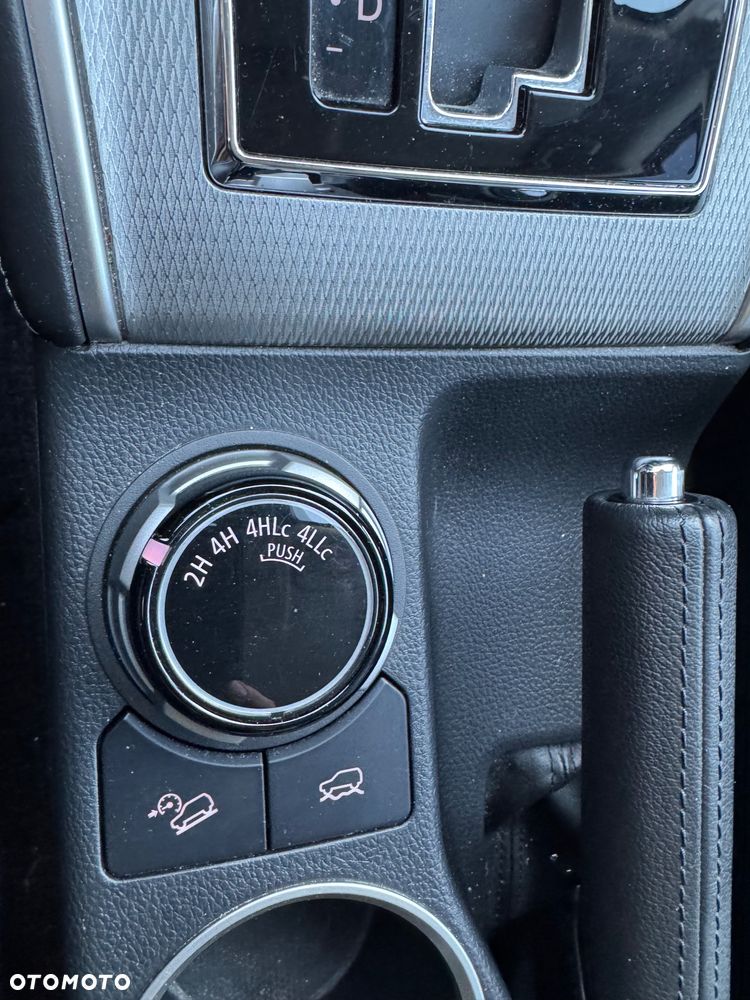 Mitsubishi L200 2.2 d DC Instyle Plus - 22