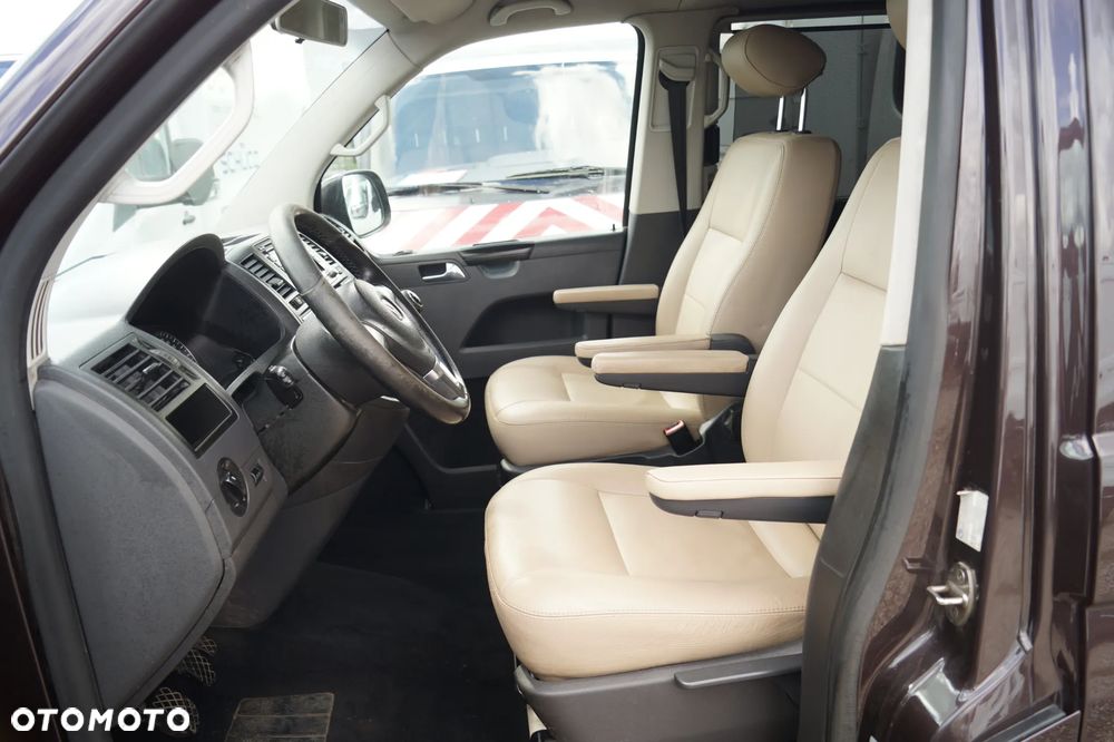 Volkswagen Caravelle - 19