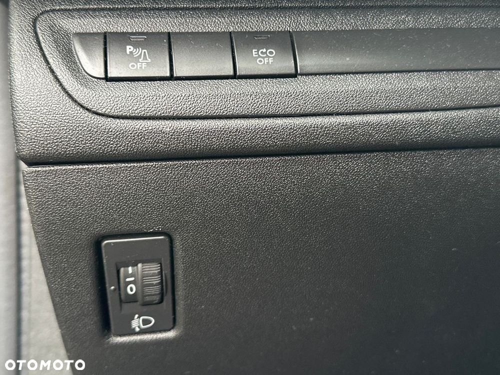 Peugeot 208 1.2 PureTech Access - 12