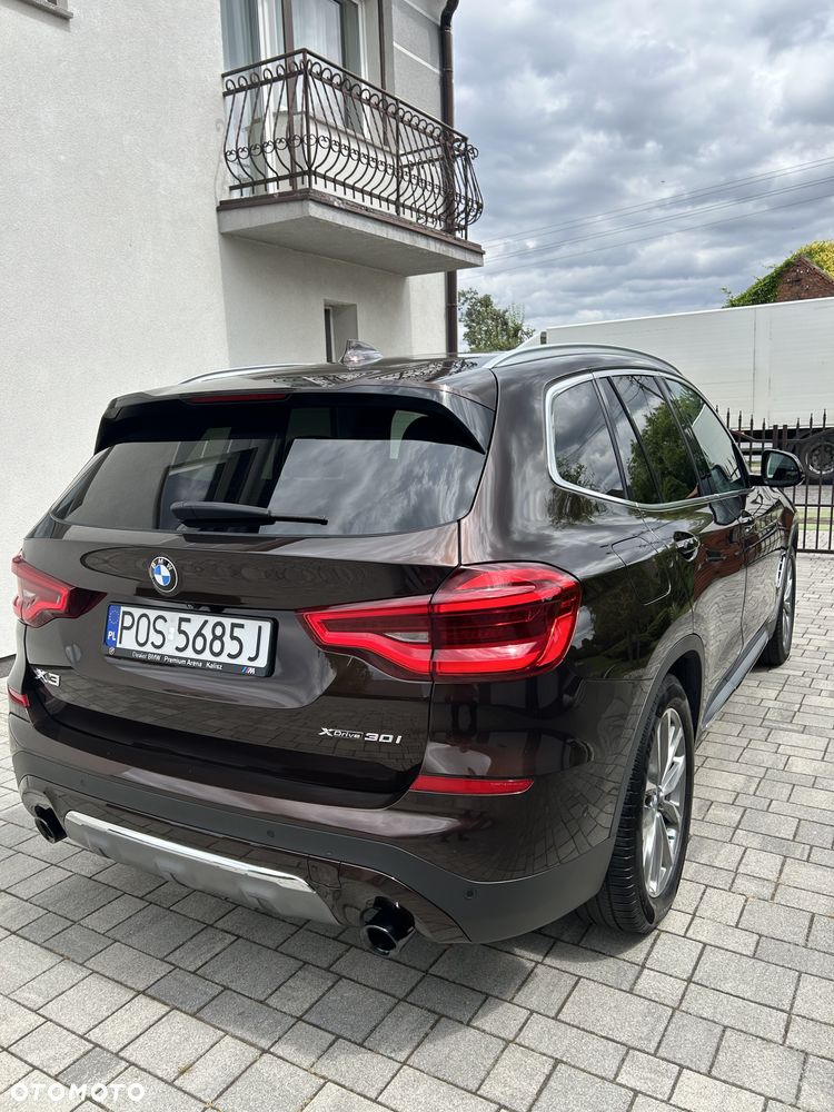 BMW X3 xDrive30i Luxury Line - 7