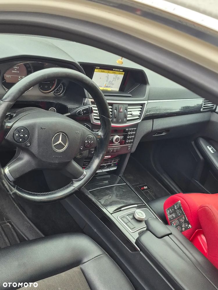 Mercedes-Benz Klasa E - 19