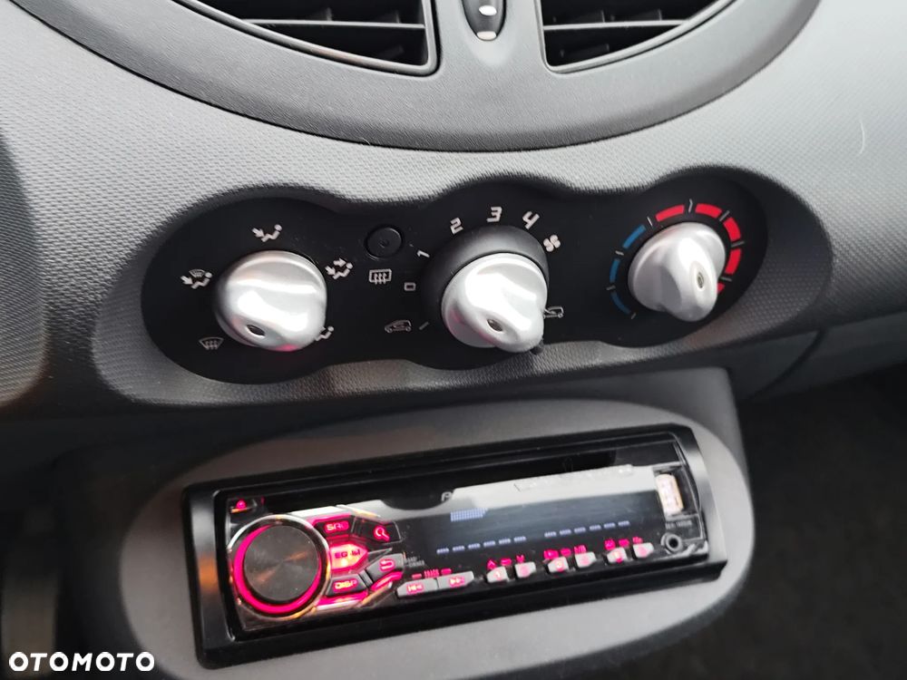 Renault Twingo 1.2 LEV 16V 75 Authentique - 9