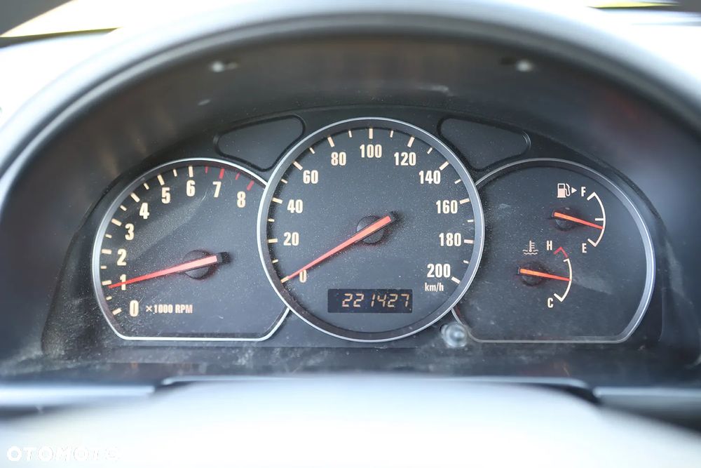 Suzuki Grand Vitara 2.7 V6 - 26