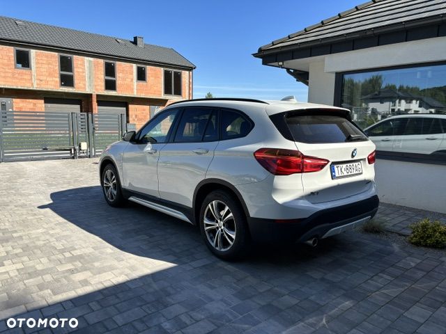 BMW X1 sDrive18i GPF Sport Line - 4