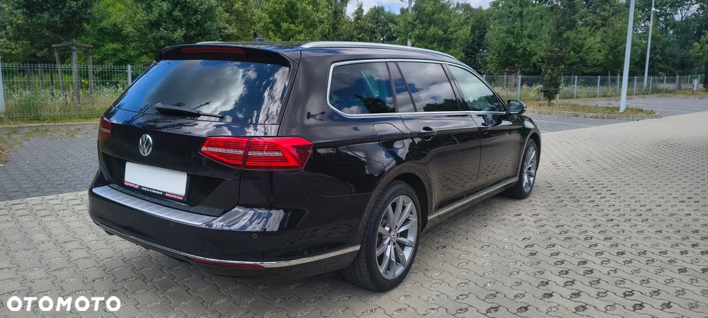 Volkswagen Passat - 4