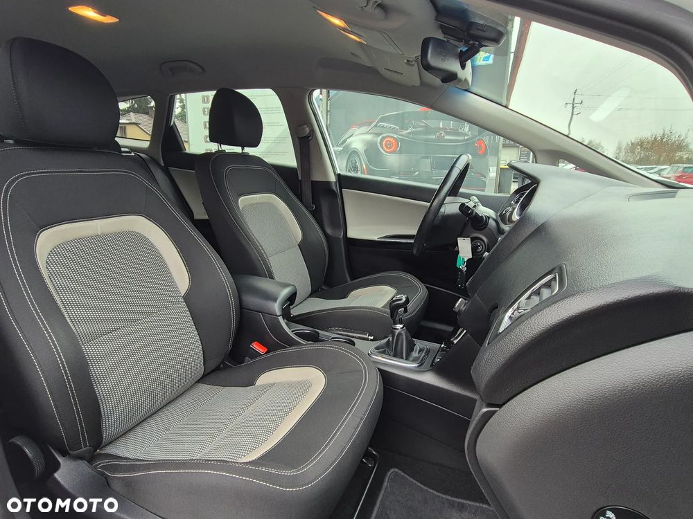 Kia Ceed 1.6 CRDi 128 Platinum Edition - 33