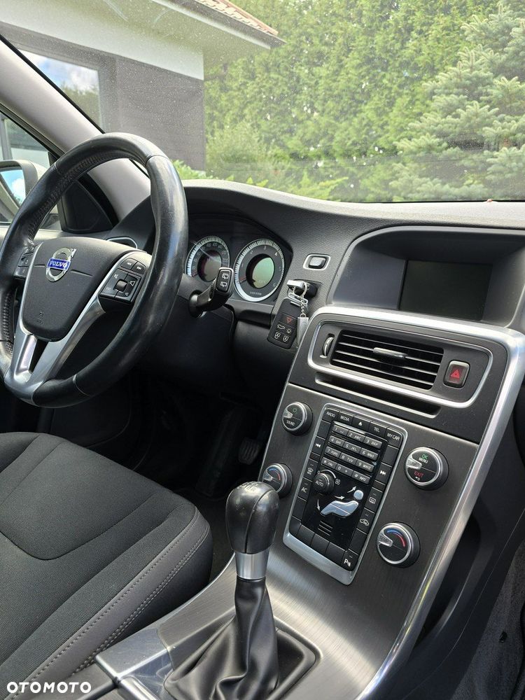 Volvo V60 D3 Momentum - 10