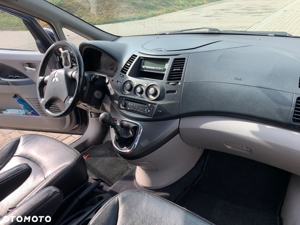 Mitsubishi Grandis 2.0 DID Intense - 10