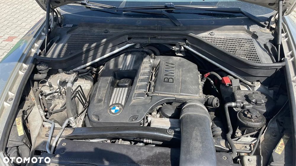BMW X6 xDrive35i Performance M Paket - 7
