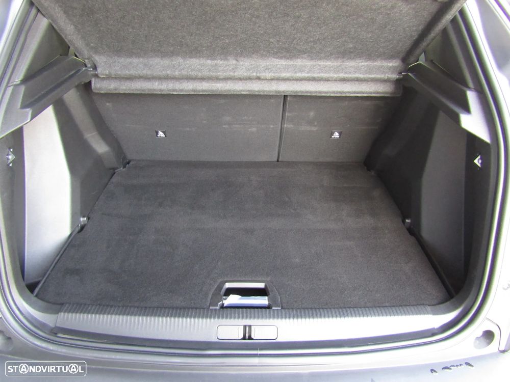 Peugeot 2008 1.5 BlueHDi Allure Pack EAT8 - 25