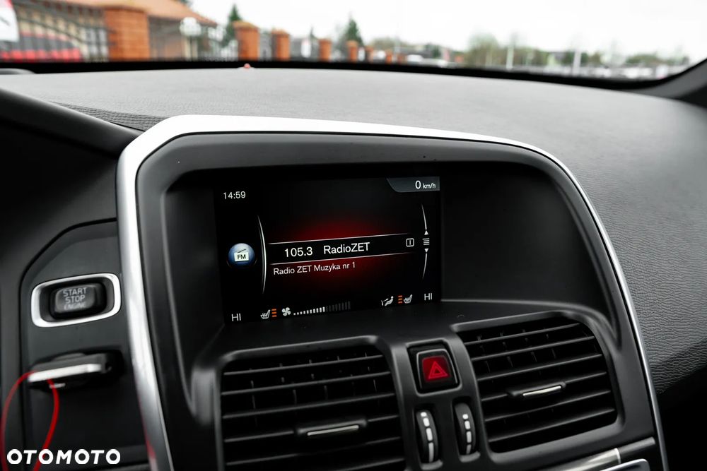 Volvo XC 60 T5 AWD R-Design Momentum EU6 - 32