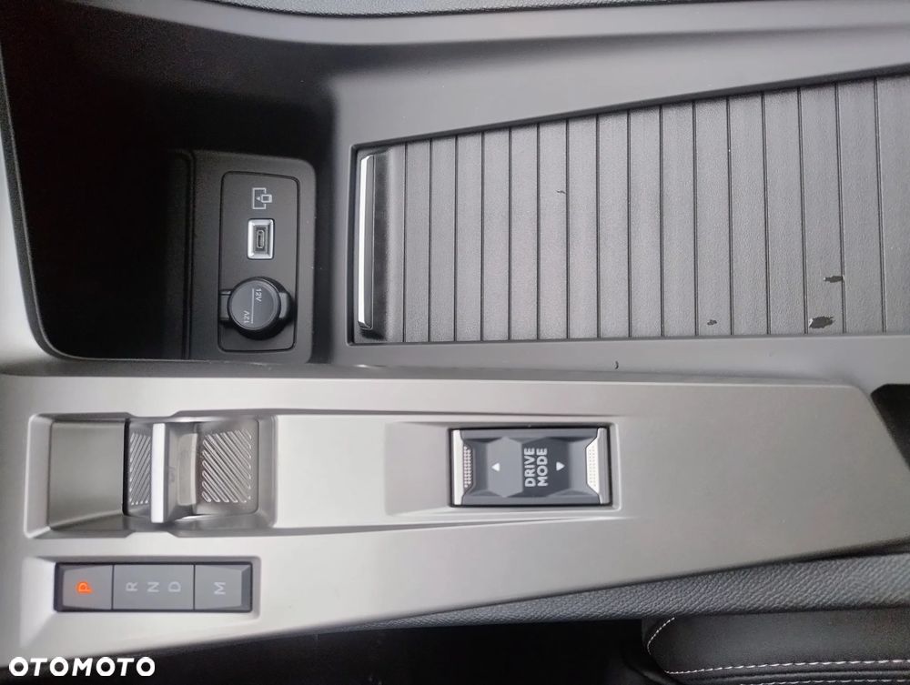 Peugeot 308 1.2 mHEV GT S&S e-DCS6 - 29