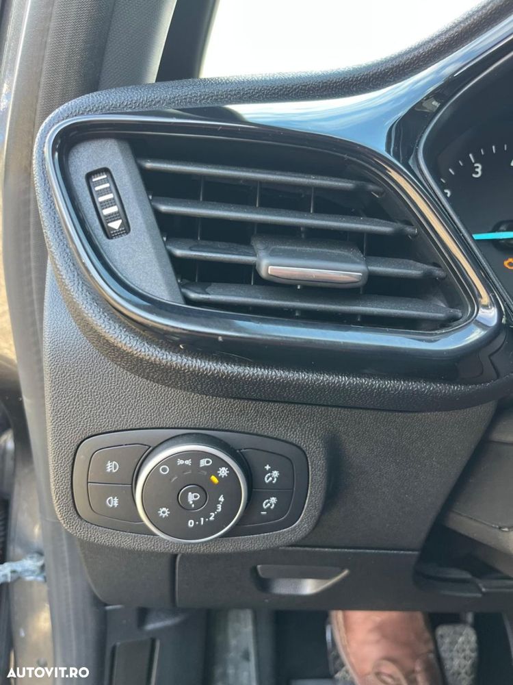 Ford Fiesta - 10