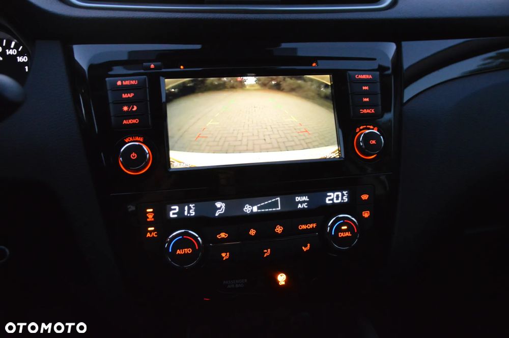 Nissan Qashqai 1.3 DIG-T TEKNA - 26