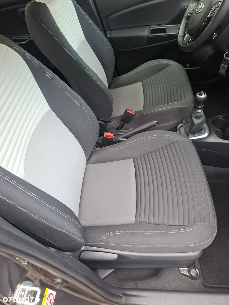 Toyota Yaris 1.5 Premium - 14